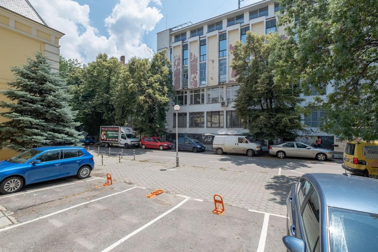 Sophisticated Gem With Private Parking Apartment Sofia Exterior photo